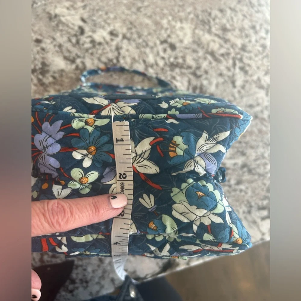 Vera Bradley Floral Bursts insulted lunch bag - Picture 13 of 13